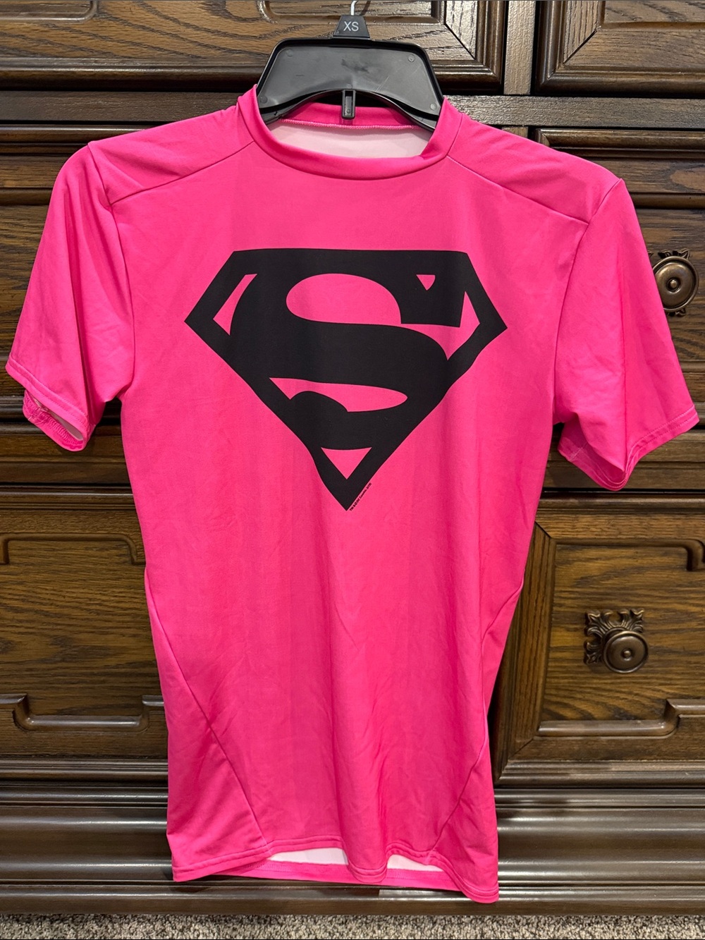 Hear Gear Under Armour Pink Short-Sleeve Performance Tee w Black Superman Logo